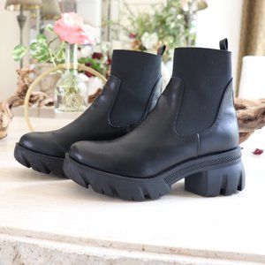 Asos | chelsea chunky boots size 8